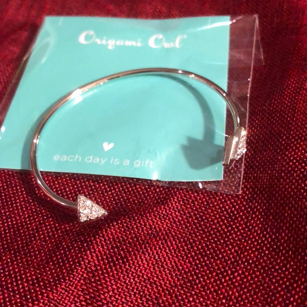 Origami Owl arrow bangle bracelet